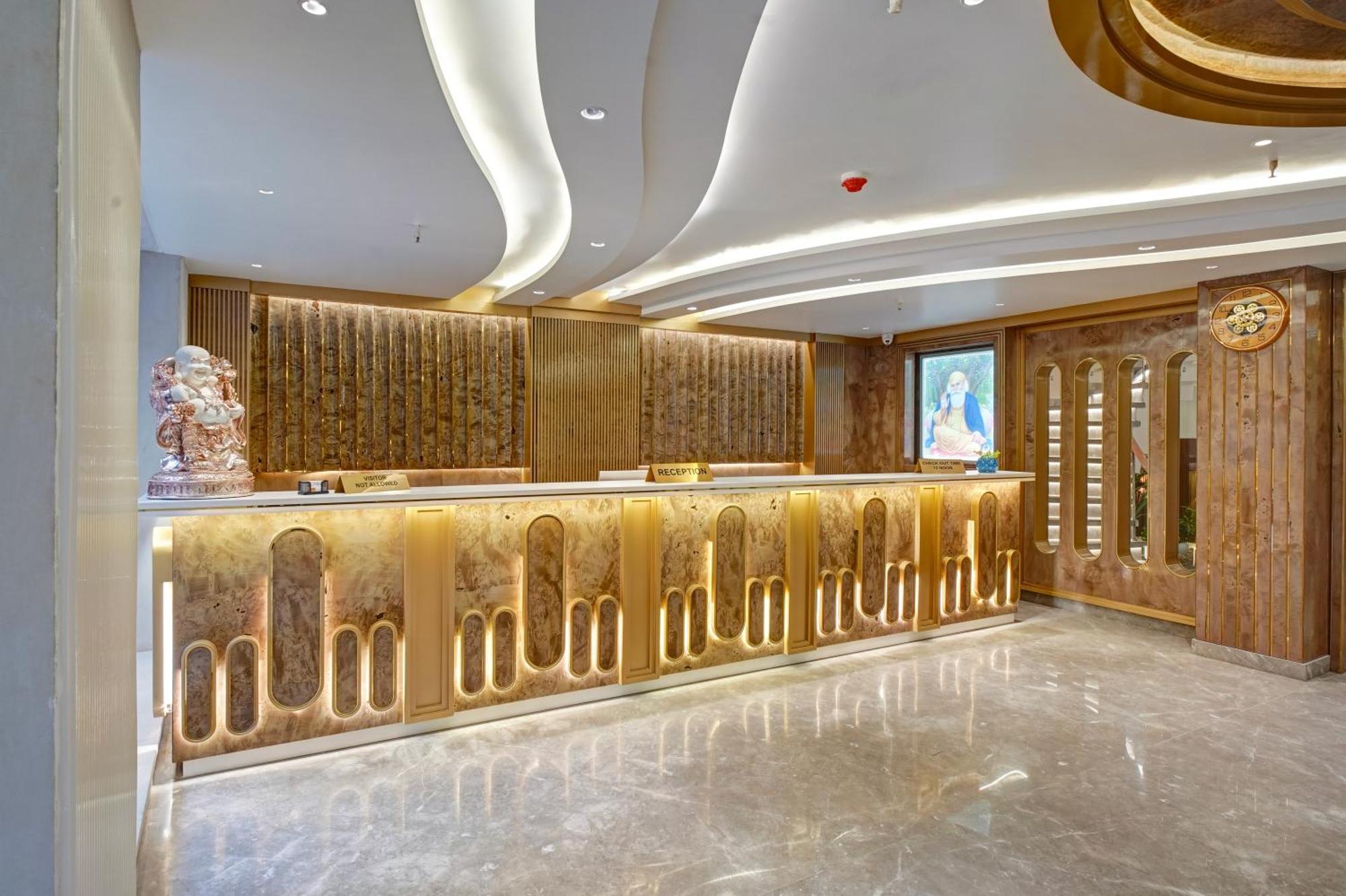 Newly Built Gold The Royal With Rooftop Restaurant - 2Mins Walk From New Delhi Rail Station & 5Mins From Connaught Place Eksteriør bilde