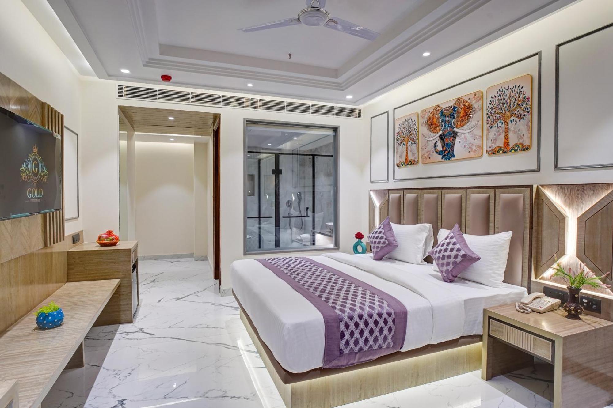 Newly Built Gold The Royal With Rooftop Restaurant - 2Mins Walk From New Delhi Rail Station & 5Mins From Connaught Place Eksteriør bilde