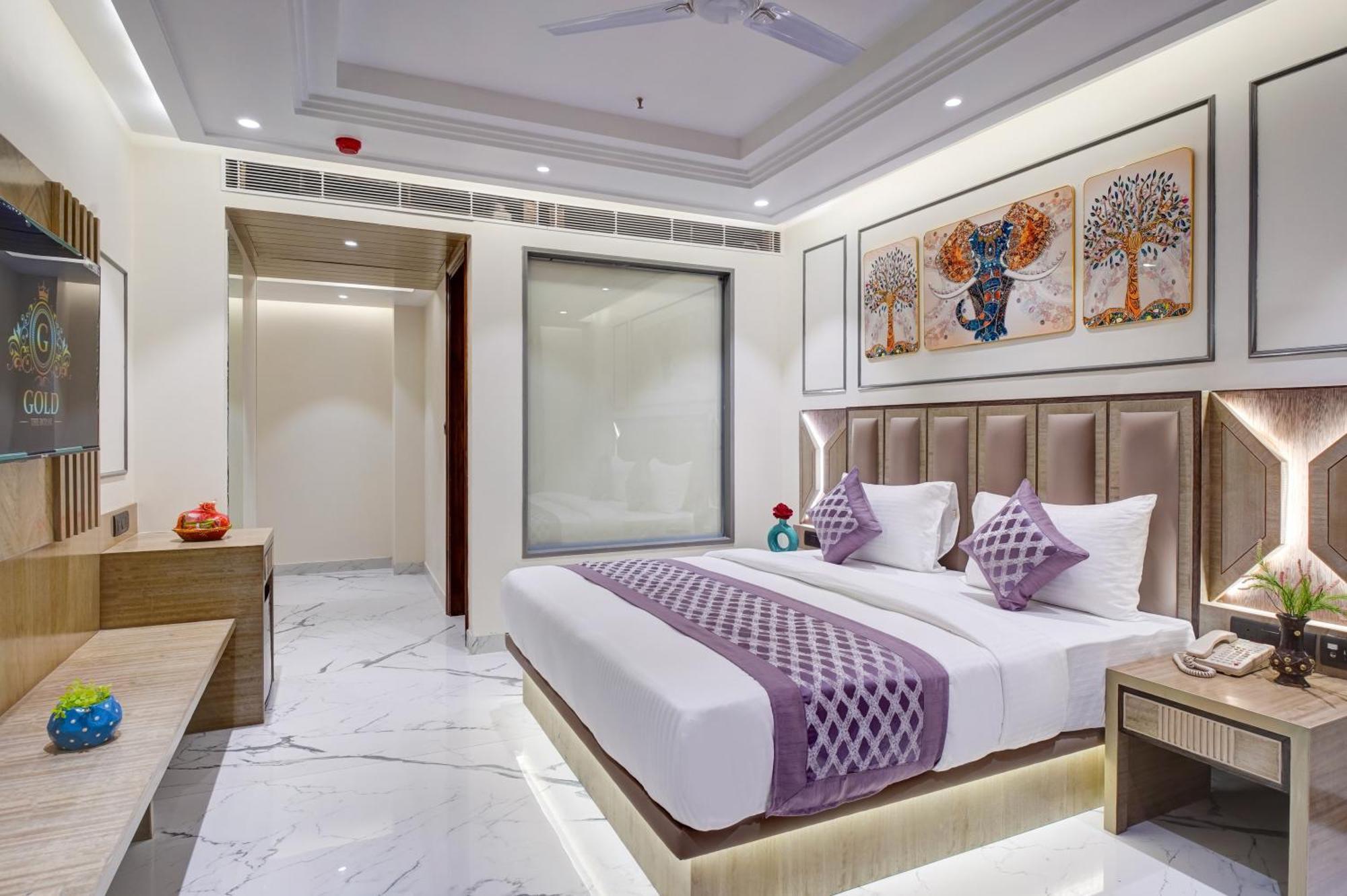 Newly Built Gold The Royal With Rooftop Restaurant - 2Mins Walk From New Delhi Rail Station & 5Mins From Connaught Place Eksteriør bilde