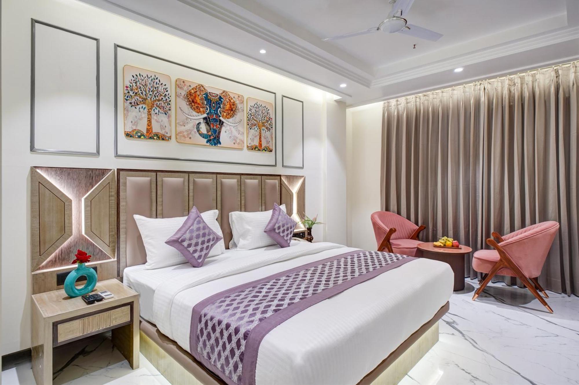 Newly Built Gold The Royal With Rooftop Restaurant - 2Mins Walk From New Delhi Rail Station & 5Mins From Connaught Place Eksteriør bilde